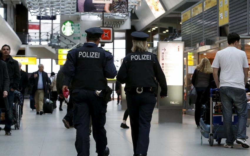 Almaniya polisi Frankfurt aeroportunda əməliyyat keçirir, saxlanılanlar var