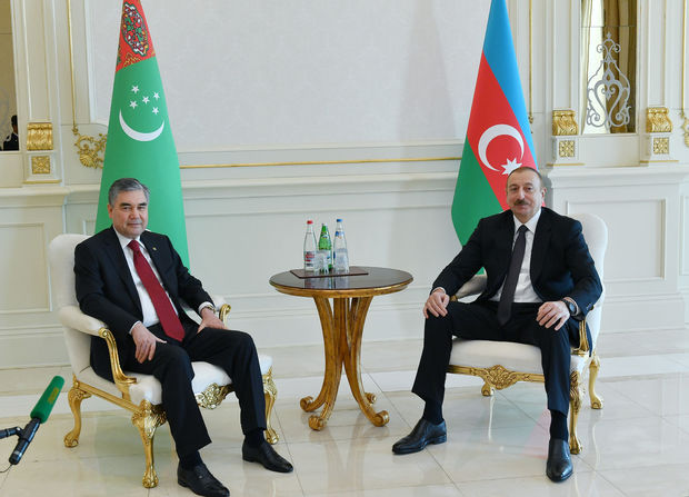 İlham Əliyev Qurbanqulu Berdiməhəmmədovla görüşdü