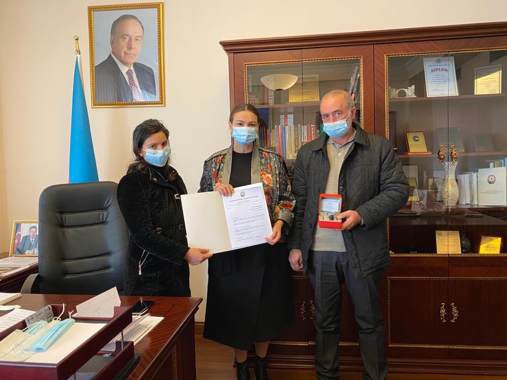 Qənirə Paşayeva şəhid Baş leytenant Orxan Emnalıyevin ailəsi ilə görüşdü