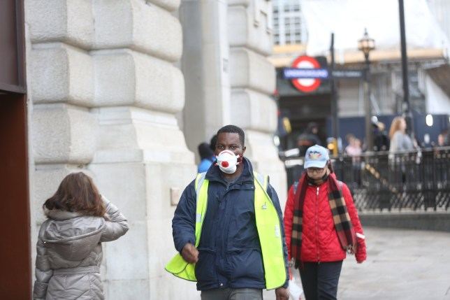Böyük Britaniyada 100 mindən çox insan koronavirusdan öldü
