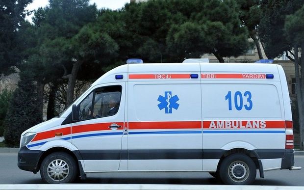 Bakıda avtomobil ata və oğlu vurdu