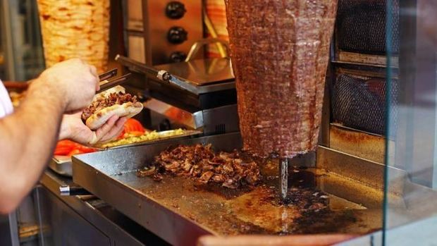 Karantin qaydalarını pozaraq fəaliyyət göstərən dönərxana aşkarlandı