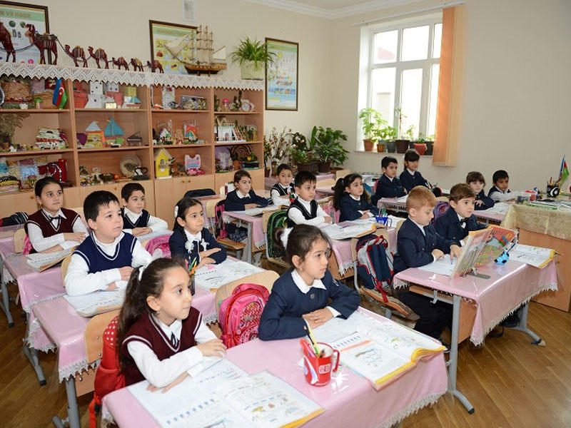 Yuxarı siniflər və universitetlərdə ənənəvi tədris qismən bərpa olunur