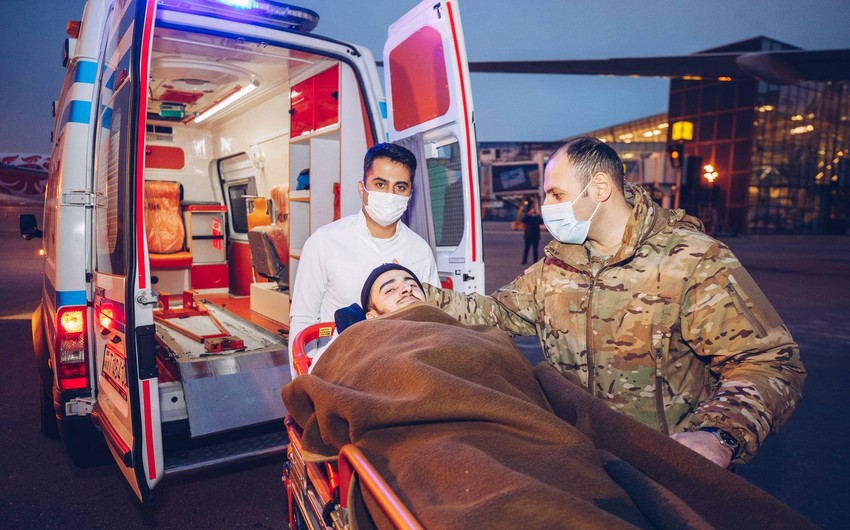 “YAŞAT” Fondu üç qazini Türkiyəyə müalicəyə göndərdi - FOTOLAR