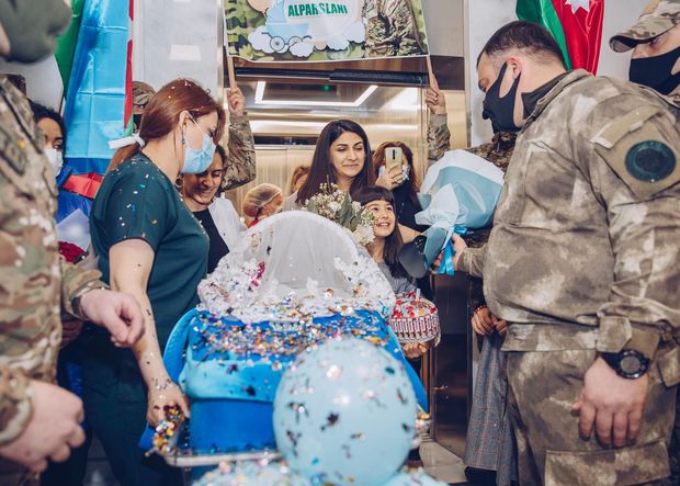 “YAŞAT” Fondu iki şəhidin yeni doğulan övladının hesabına 5000 AZN vəsait köçürəcək - FOTO