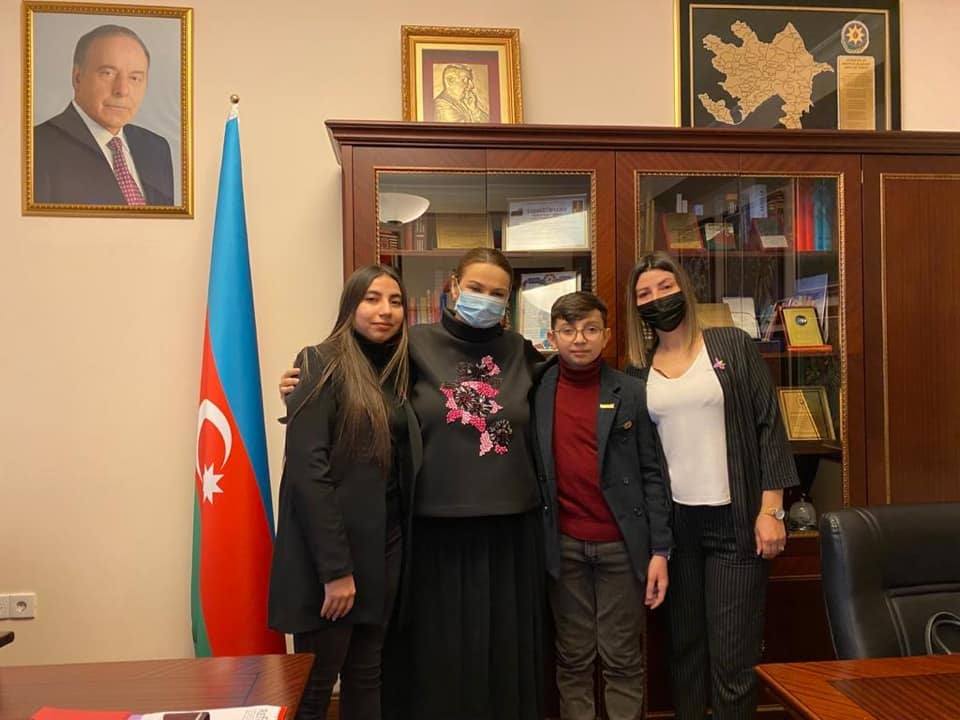 Qənirə Paşayeva şəhid Rasim Məmmədovun ailə üzvləri ilə görüşdü