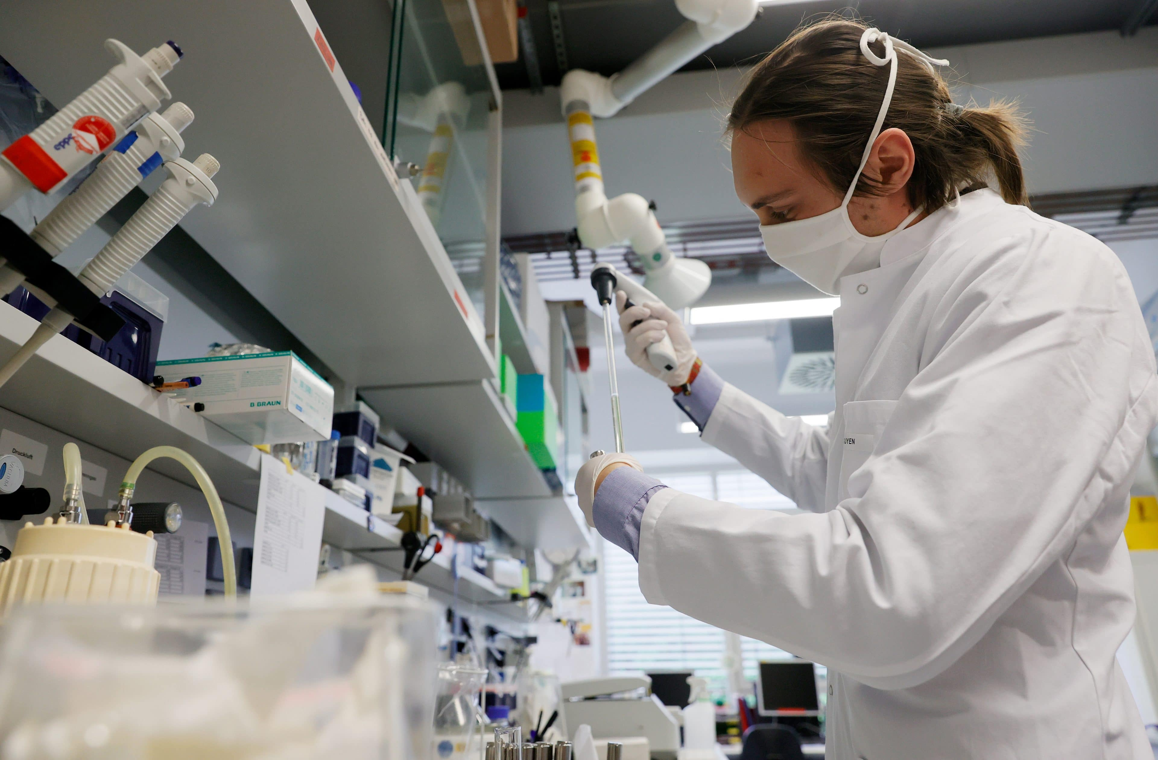 ÜST rəsmisi koronavirus pandemiyasının sona çatacağı tarixi açıqladı