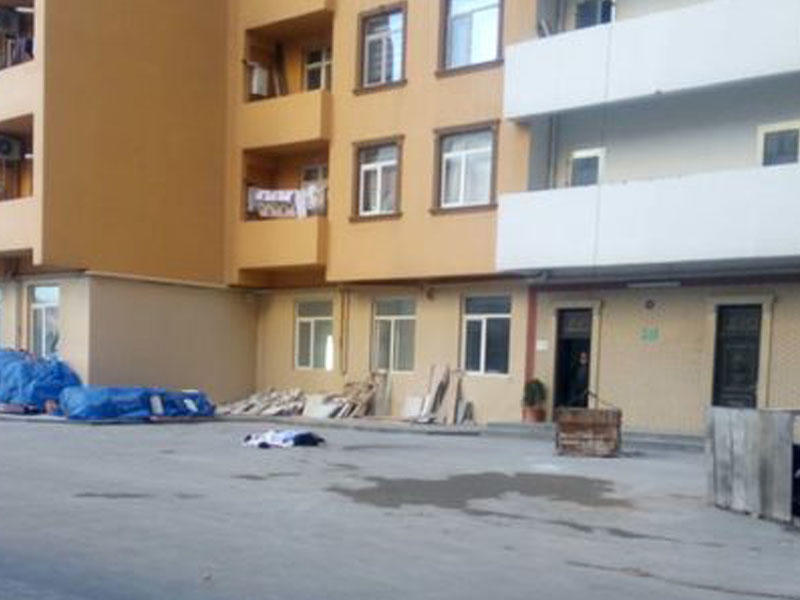 Bakıda kişi intihar etdi - FOTO