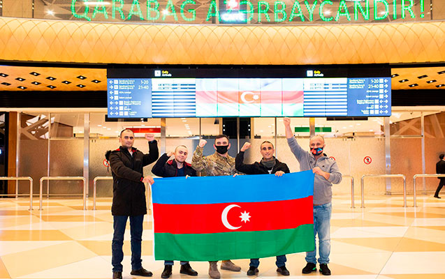 Türkiyəyə müalicəyə göndərilən 4 qazi Vətənə qayıtdı - Fotolar