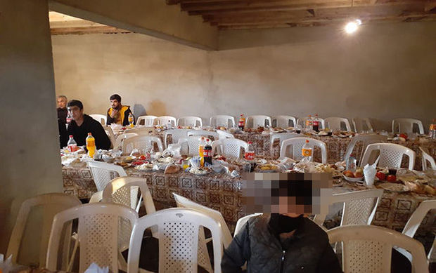 Qonşusunun evində oğluna toy etdi, polis gəldi – FOTO