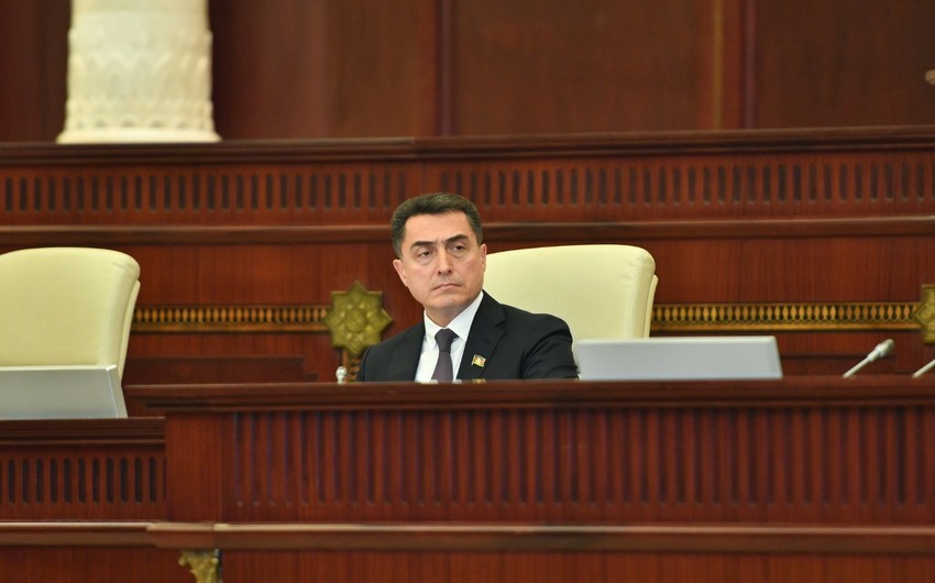 "İstənilən Azərbaycan vətəndaşı öz soyadının sonluğunu milli sonluqla əvəz edə bilər"