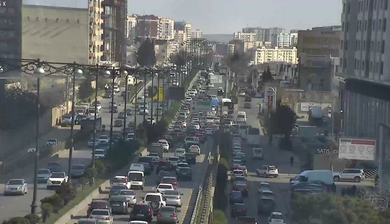 Bakıda tıxac yarandı