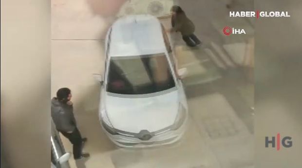 Narkotik istifadəçiləri maşını polisin üstünə sürdü – ANBAAN VİDEO