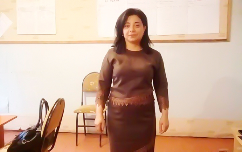 Evində ölü tapılan məktəb direktorunun FOTOLARI