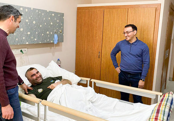 Ülvi Mehdiyev Türkiyədə müalicə olunan qazilərimizi ziyarət etdi - FOTO