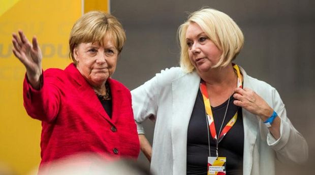 Bundestaqın deputatı Karin Ştrents təyyarədə vəfat etdi