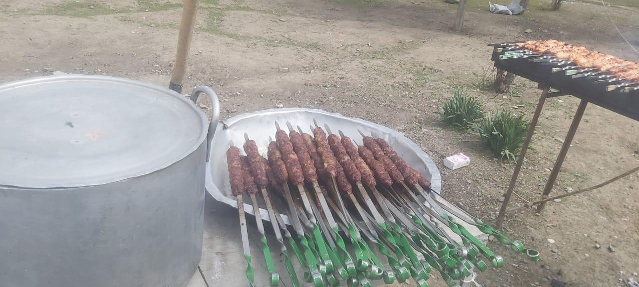Polis həyətində oğluna toy edən atanı cəzalandırdı - FOTO