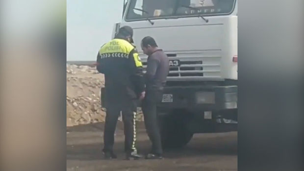 Yol polisi sürücüdən rüşvət alıbmı? - DİN-dən AÇIQLAMA 