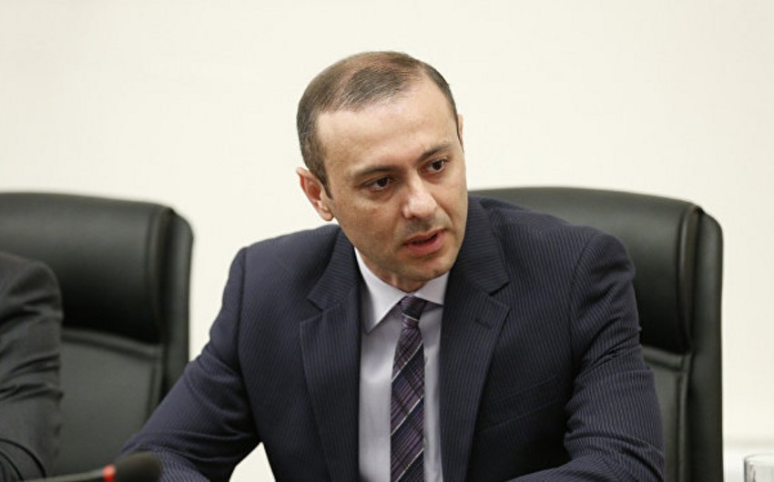 Qriqoryan: "Ermənistan Türkiyəyə münasibətinə düzəliş etməlidir"