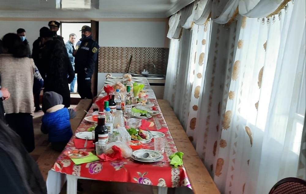 Polis Gədəbəydə toy keçirilməsinin qarşısını aldı - FOTO
