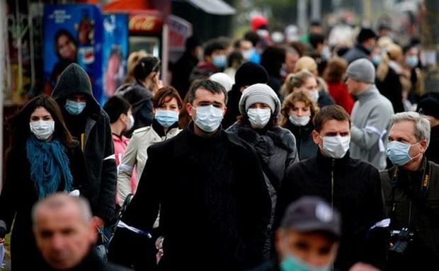 Həkim: “Koronavirus bizimlə daimi yaşayacaq” – VİDEO