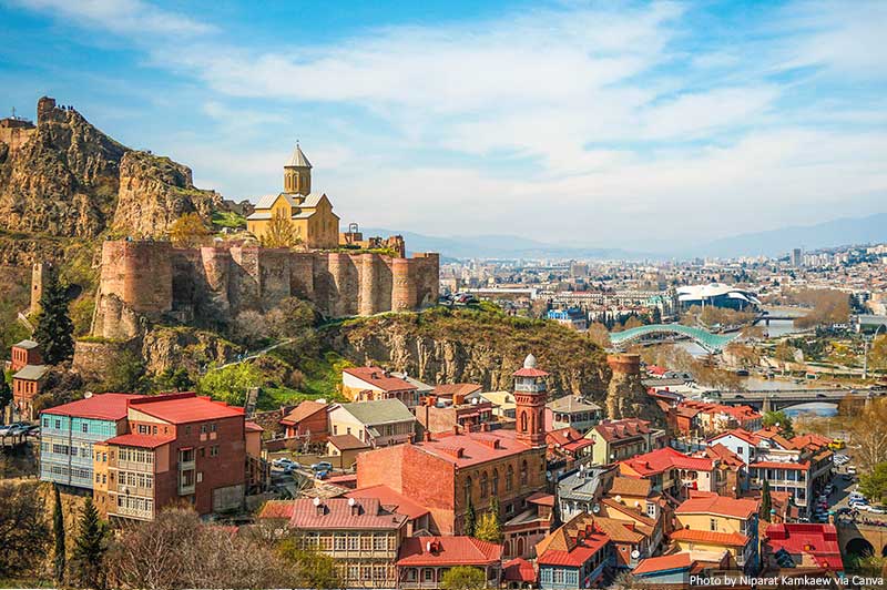 Tbilisidə çoxmərtəbəli binada partlayış olub, 1 nəfər ölüb