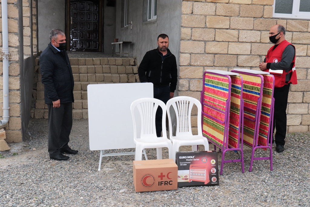 Naftalanda AzQAC Şəhid ailələrinə məişət avadanlıqları payladı - Foto