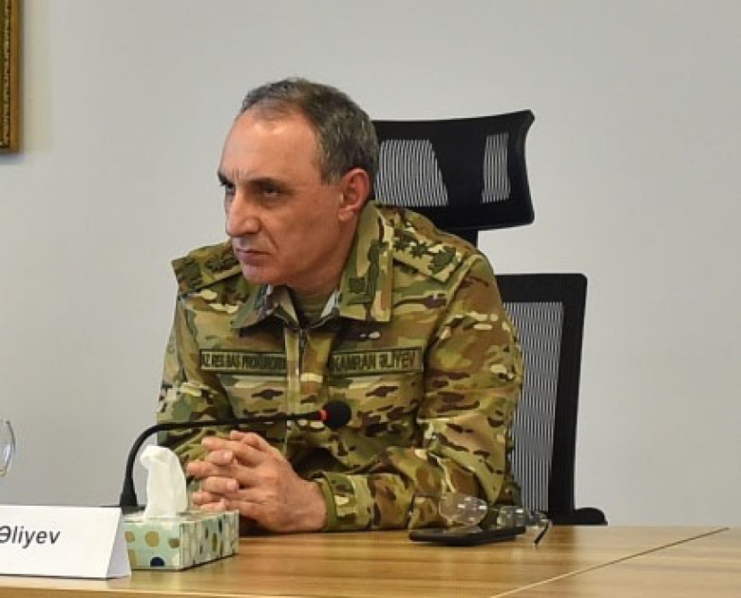 Kamran Əliyev itkin düşən hərbçilərin ailə üzvlərini qəbul etdi