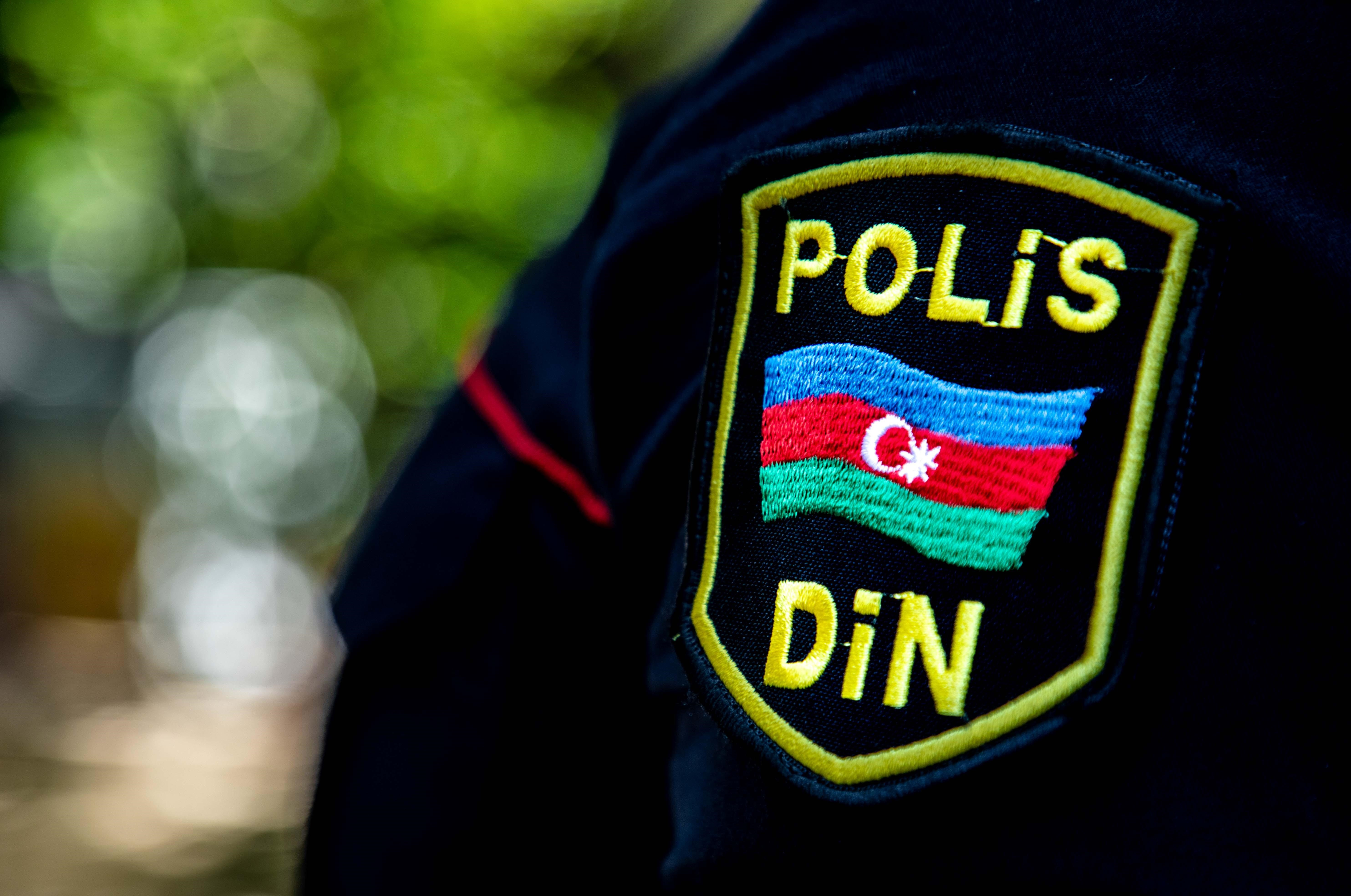 Azərbaycanda oğul qorxudan atasını polisə verdi