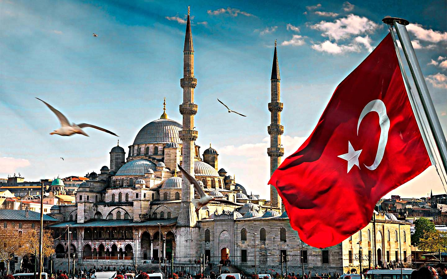 Türkiyə İtaliyadan vertolyot alınmasını dayandırdı