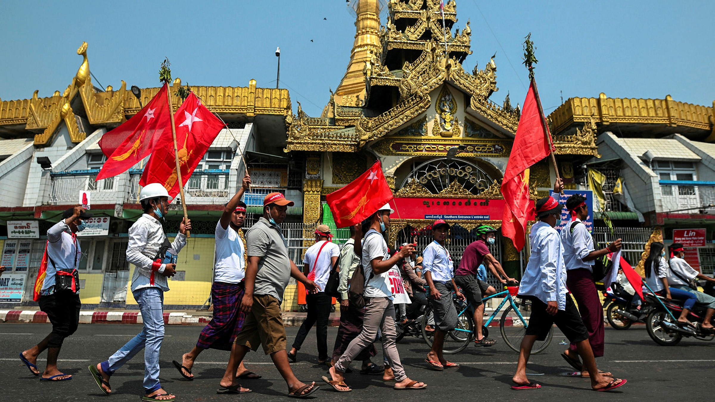 Myanmarda polislə toqquşmalarda ölən mülki şəxslərin sayı 700 nəfəri ötüb
