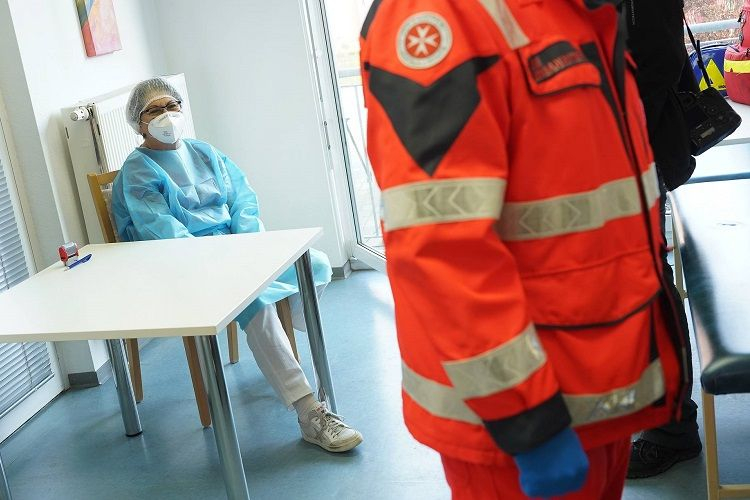 Britaniyada daha 1730 nəfərdə koronavirus aşkarlanıb
