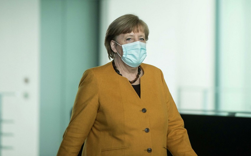 Angela Merkelə "AstraZeneca" vaksini vurulub