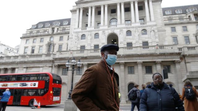 Britaniyada koronavirusa yoluxanların sayı 4,38 milyon nəfəri ötüb
