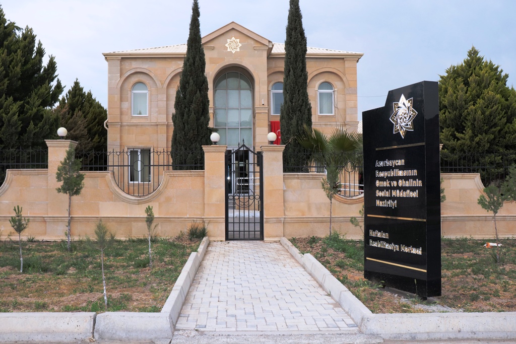 Naftalan Reabilitasiya Mərkəzində müalicə alan qazilər sağlamlıqlarını bərpa edirlər - FOTOLAR