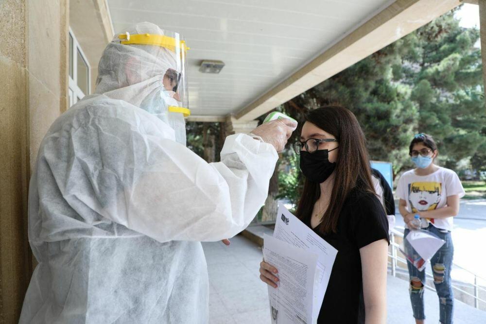 İki nəfər koronavirus təhlükəsinə görə imtahana buraxılmadı