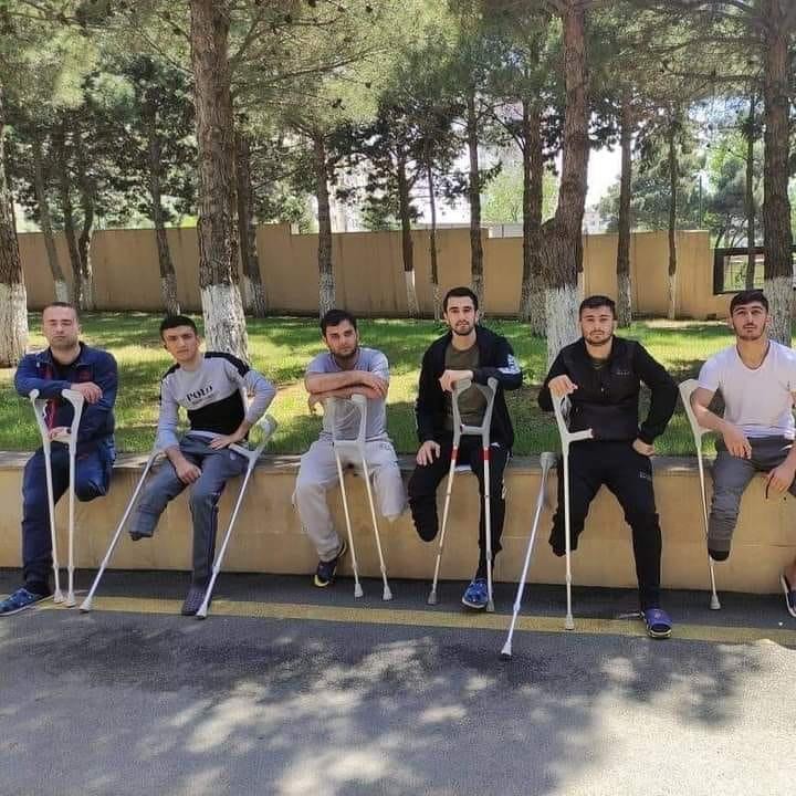 "Yol verin, qazi gəlir" - Günün fotosu