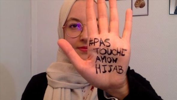 Fransada müsəlman qadınlardan “hicabıma toxunma” etirazı - FOTO