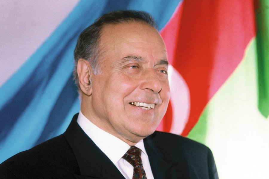 "Özümü şanslı hesab edirəm ki, Heydər Əliyev kimi dahini şəxsən görmüşəm" - Ruhi Əliyeva