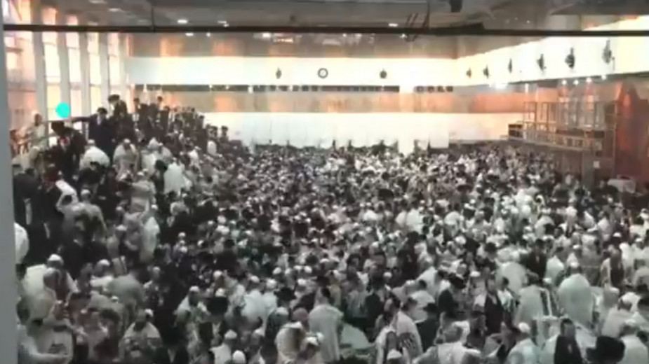 Qüdsün yaxınlığında sinaqoq kürsüsü çöküb, ölənlər var