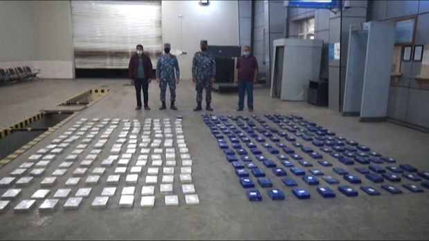 Astarada gömrükçülər 244 kiloqramdan artıq heroin aşkarladı - VİDEO
