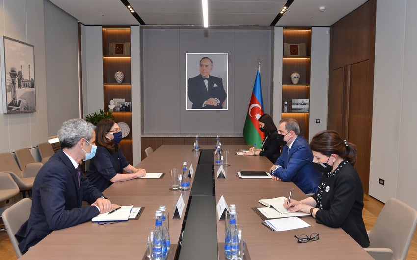 Ceyhun Bayramov Fransa Senatının üzvü ilə görüşüb