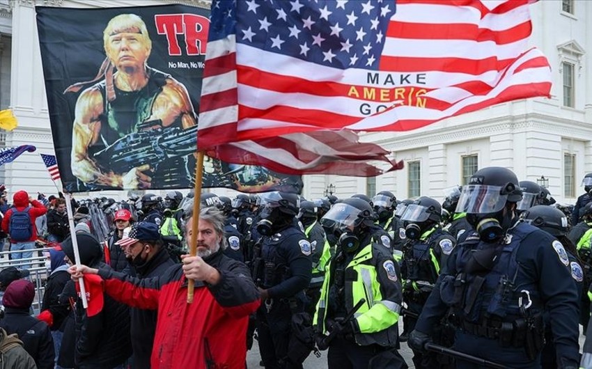ABŞ-da Kapitoliyə hücumdan sonra 70-dən çox polis əməkdaşı işdən çıxıb