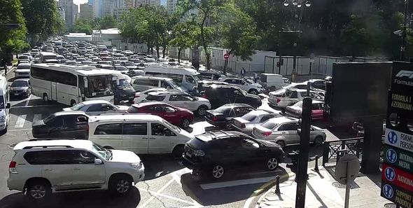 BNA-dan xəbərsiz mərkəzi yolu bağladılar - Edilən dəyişiklik Bakıda hərəkəti iflic etdi