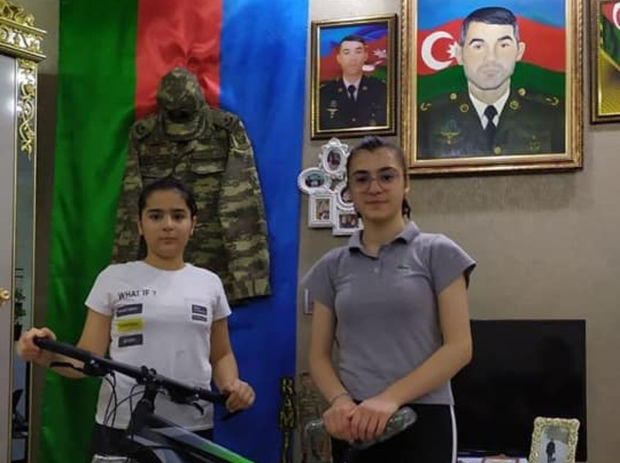 Sakinlər şəhid qızının oğurlanan velosipedinin əvəzinə yenisini aldılar - VİDEO