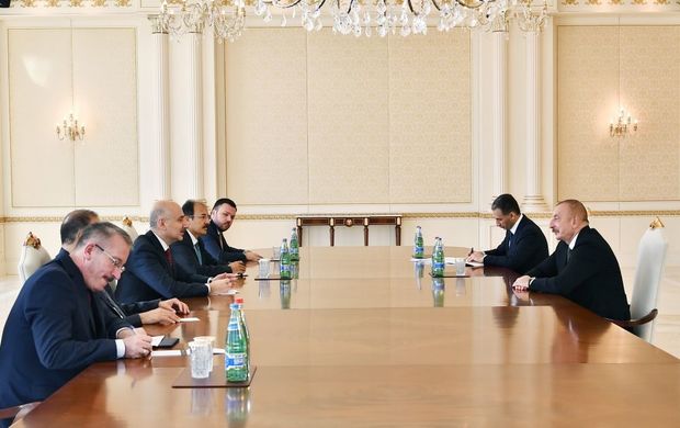 Prezident Türkiyənin nəqliyyat və infrastruktur nazirinin başçılıq etdiyi nümayəndə heyətini qəbul edib - FOTO