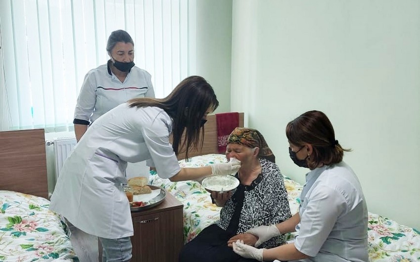Gədəbəydə tövlədə saxlanılan 87 yaşlı qadın müəssisəyə yerləşdirilib - FOTO