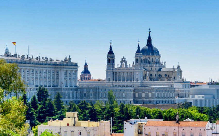 İspaniya turistlər üçün açılır