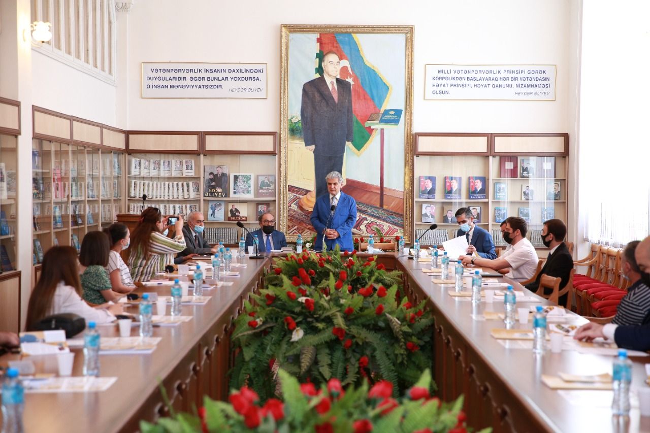 ADPU-da universitetin 100 illiyi münasibətilə görüş keçirildi - FOTOLAR