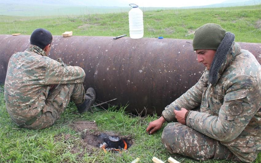 Aclıqdan bezən hərbçilər Ermənistan ordusundan kütləvi şəkildə qaçır